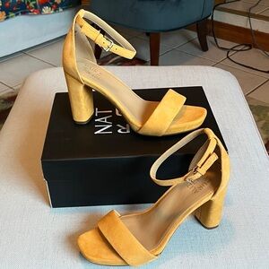 Naturalizer Joy Ankle Strap Suede
Dress Sandals, Size 8 in Marigolden